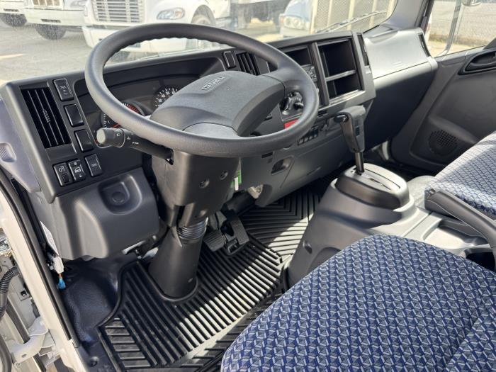 2026 Isuzu NPR - image 15