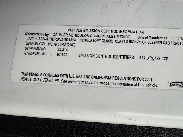 2022 Freightliner Cascadia-2