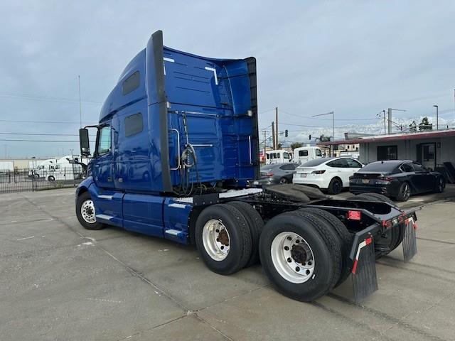 2021 Volvo VNL780-13