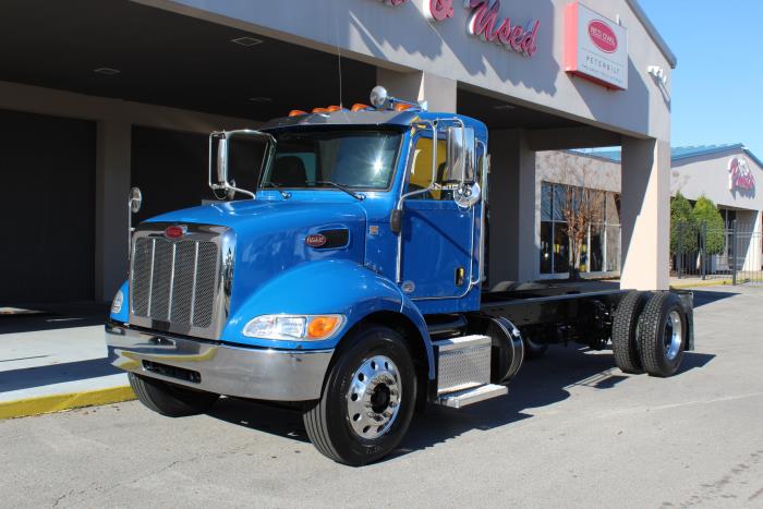 2021 Peterbilt 337-1