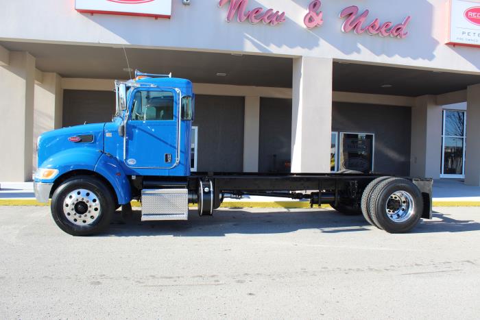 2021 Peterbilt 337-3