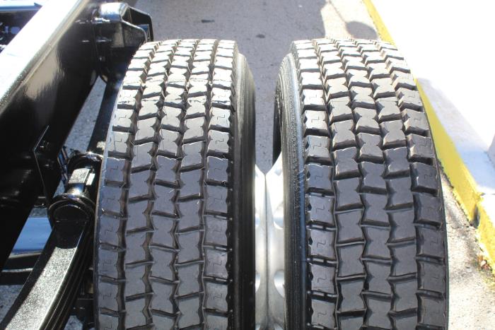 2021 Peterbilt 337-6