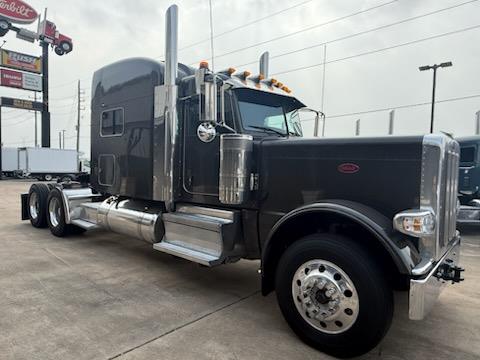 2023 Peterbilt 389-3