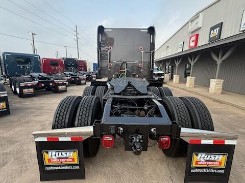 2023 Peterbilt 389-4