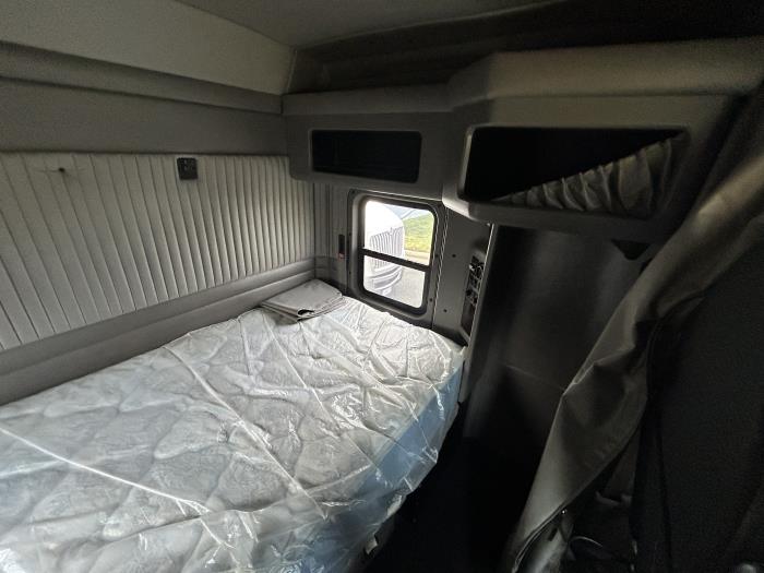 2019 Kenworth T800-14