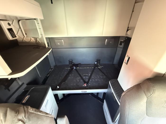 2022 Kenworth T680-14