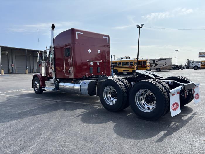 2027 Peterbilt - image 3