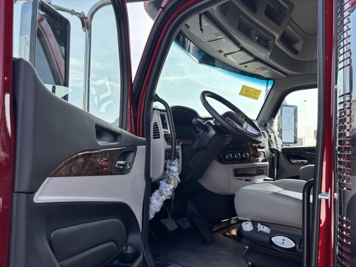 2027 Peterbilt - image 7