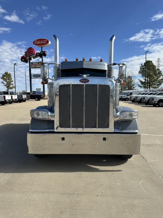 2019 Peterbilt 389-3