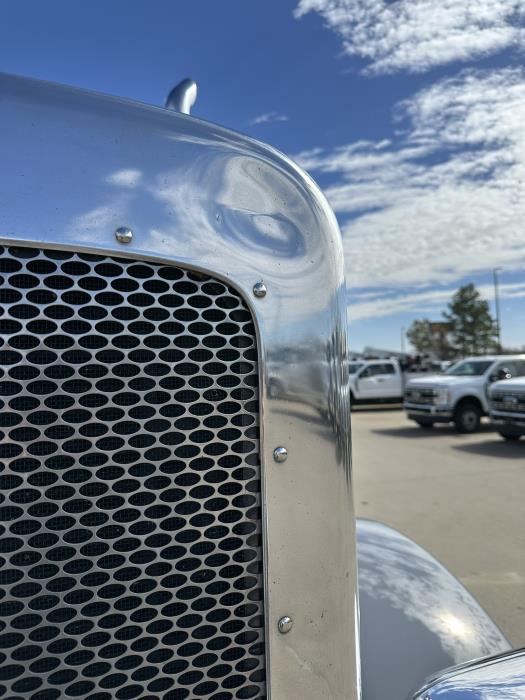 2019 Peterbilt 389-19