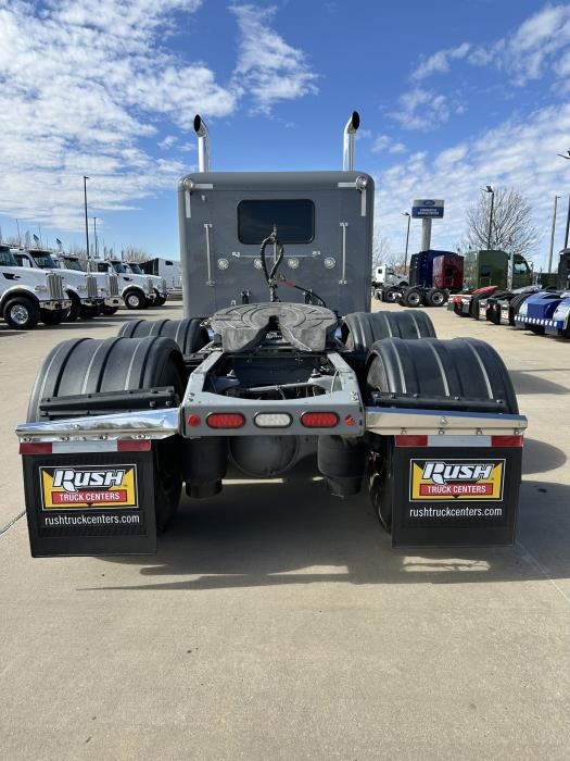 2019 Peterbilt 389-4