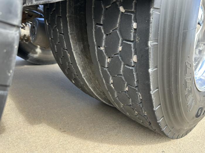 2019 Peterbilt 389-17