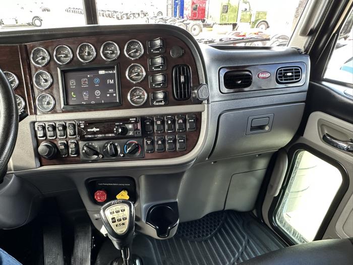 2019 Peterbilt 389-6