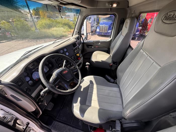 2020 Peterbilt 579-14