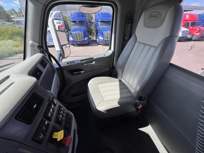 2020 Peterbilt 579-15