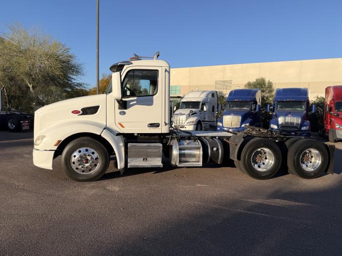2020 Peterbilt 579-2