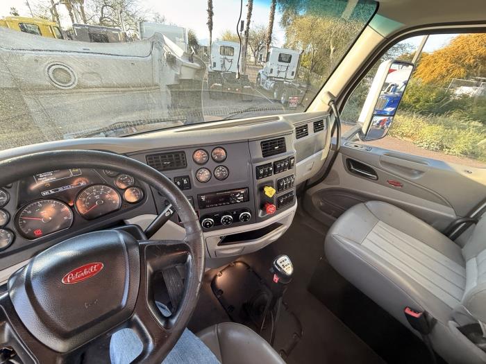 2020 Peterbilt 579-12