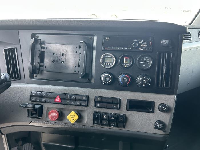 2020 Freightliner Cascadia-7