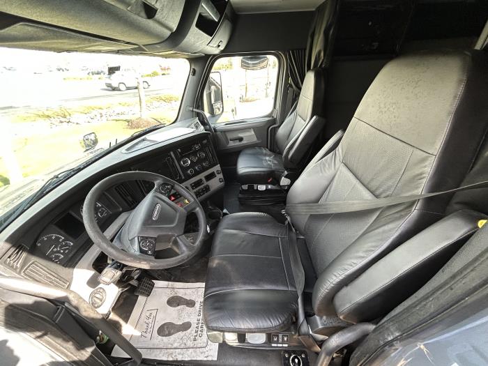 2020 Freightliner Cascadia-5