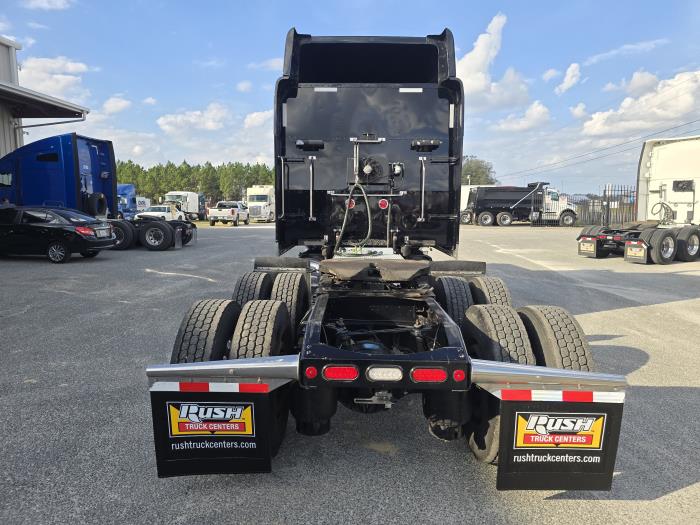 2023 Peterbilt 389-4