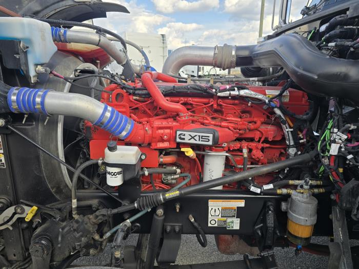 2023 Peterbilt 389-19