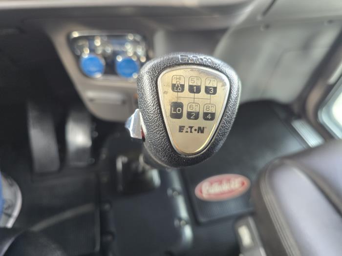 2023 Peterbilt 389-25
