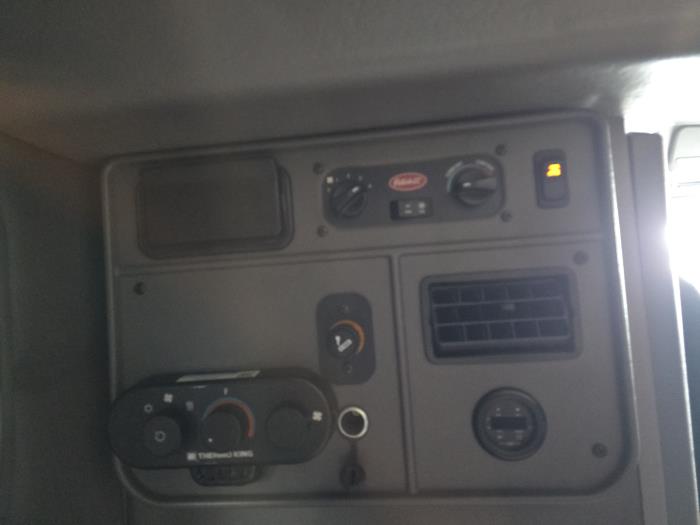 2023 Peterbilt 389-14