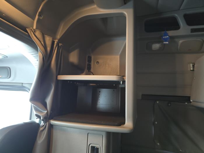 2023 Peterbilt 389-17