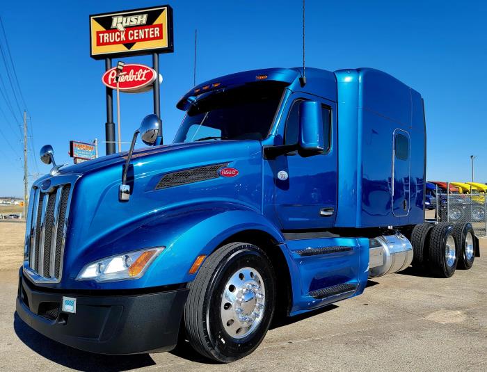 2022 Peterbilt 579 - image 2