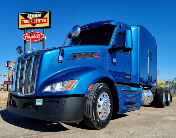 2022 Peterbilt 579 - image 3
