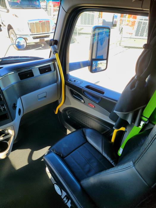 2022 Peterbilt 579 - image 23