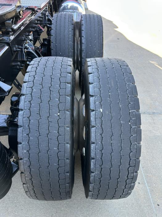 2024 Peterbilt 389-15