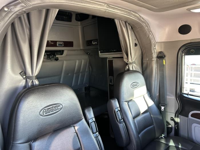 2024 Peterbilt 389-10