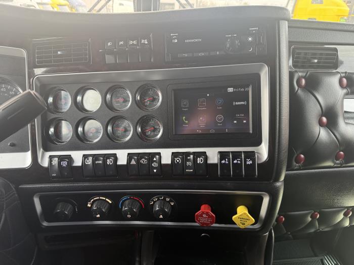 2024 Kenworth W900-7