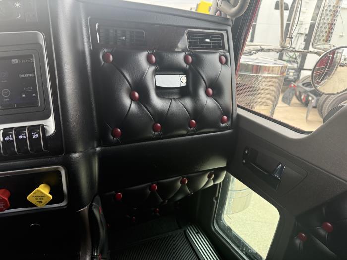 2024 Kenworth W900-8