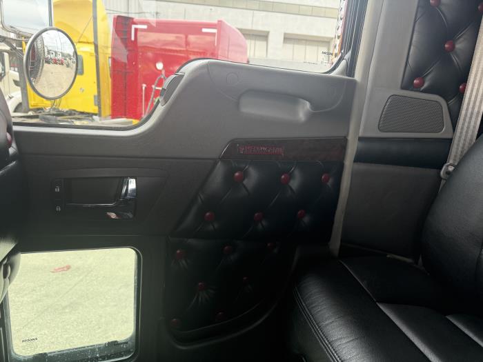 2024 Kenworth W900-9