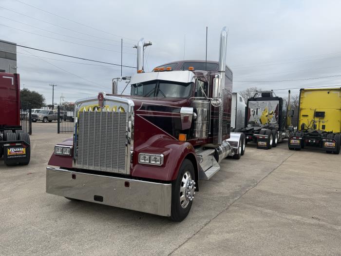 2024 Kenworth W900-24