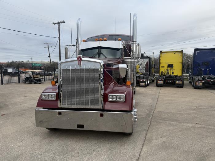 2024 Kenworth W900-25