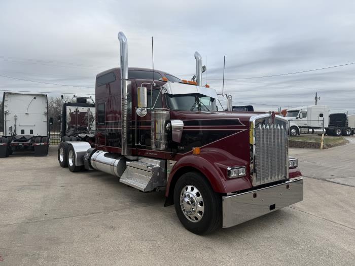 2024 Kenworth W900-29