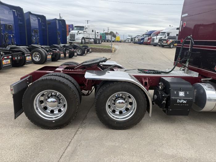 2024 Kenworth W900-32