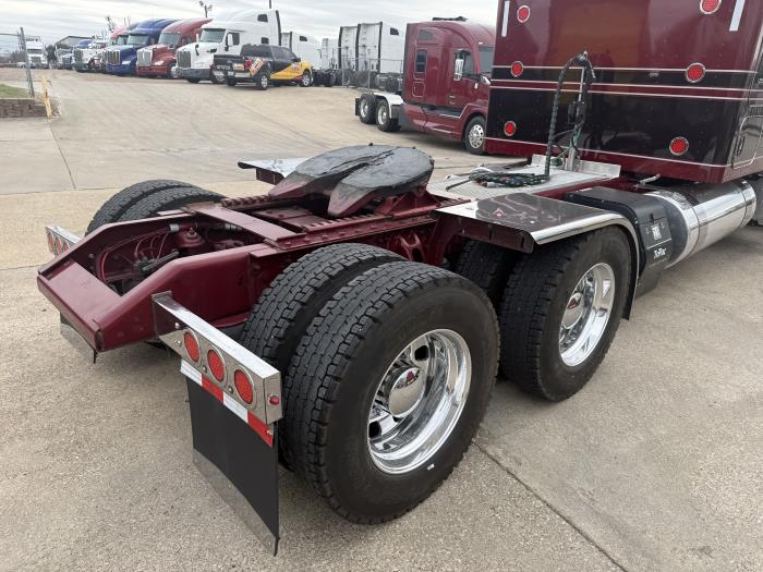 2024 Kenworth W900-33