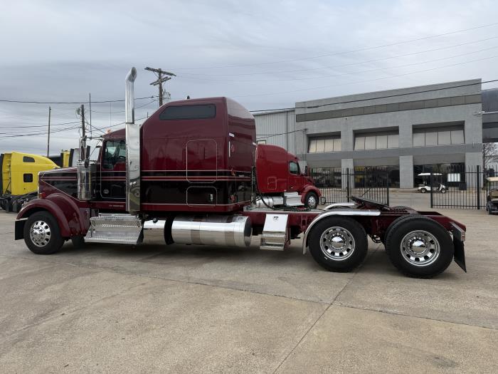2024 Kenworth W900-38