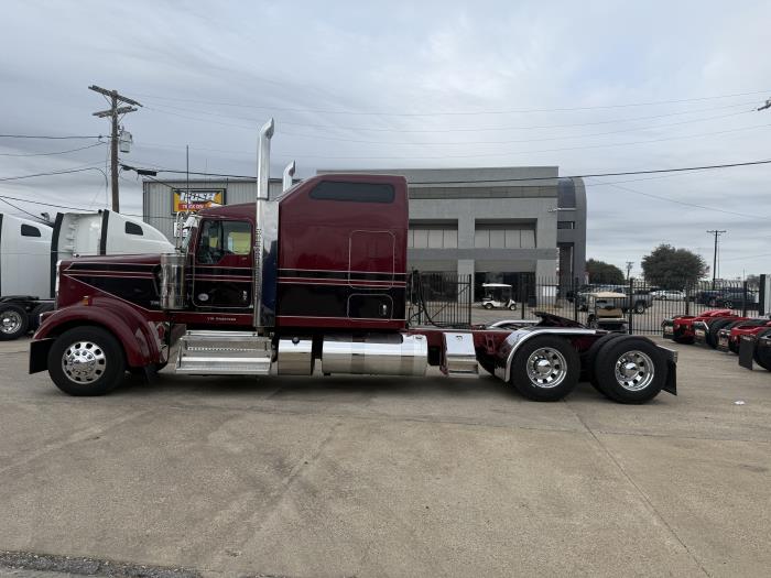 2024 Kenworth W900-40