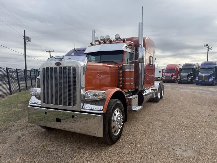 2024 Peterbilt 389-8