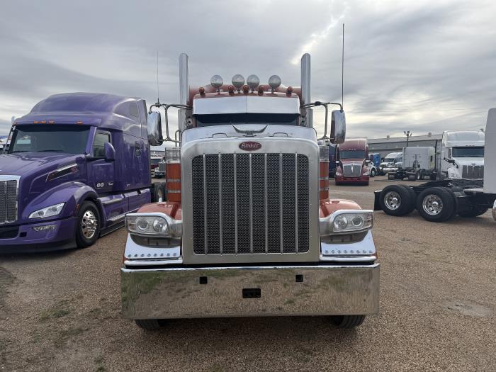 2024 Peterbilt 389-2