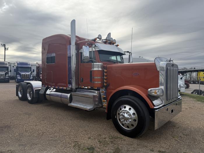 2024 Peterbilt 389-4