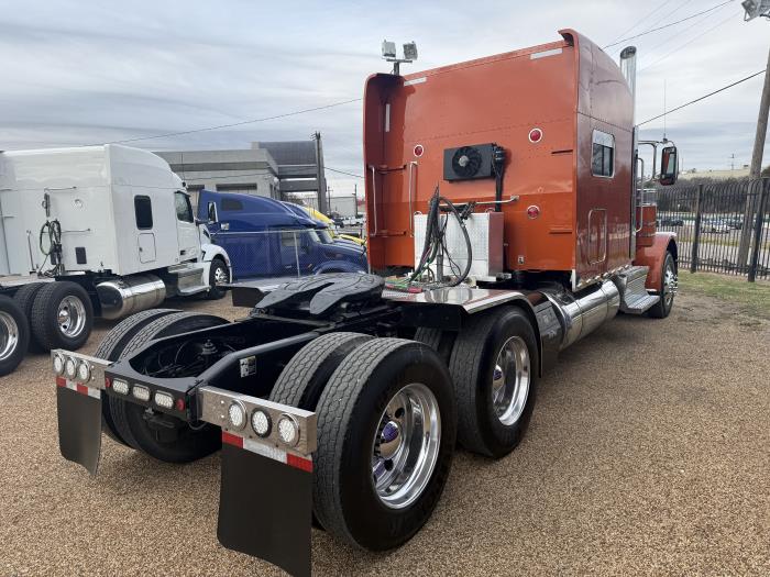2024 Peterbilt 389-17