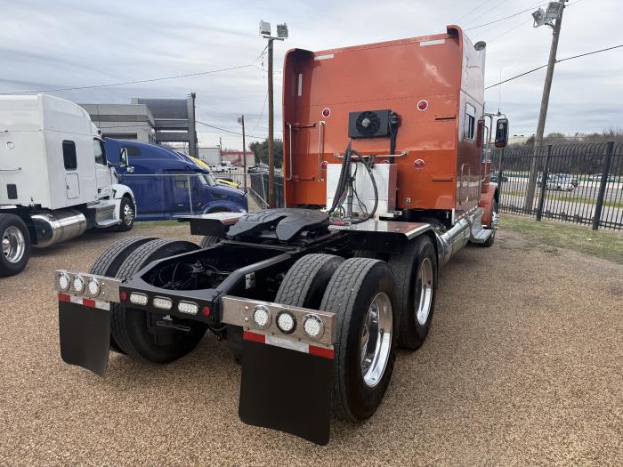 2024 Peterbilt 389-18