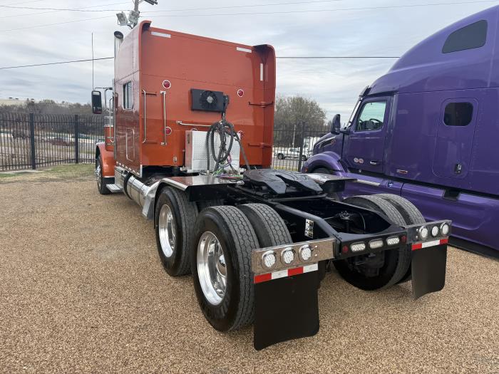 2024 Peterbilt 389-21