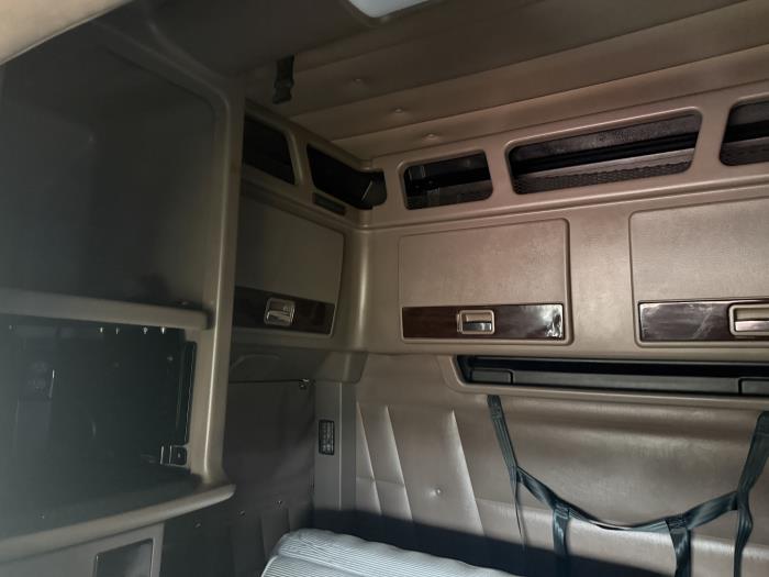 2024 Peterbilt 389-33